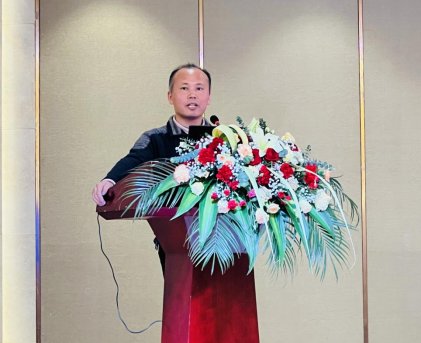 宣传部部长郑东平